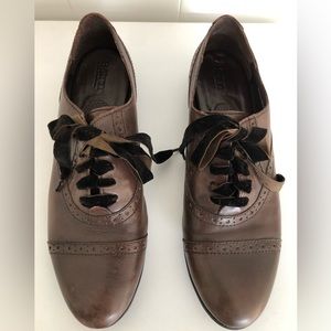 Born leather shoes
